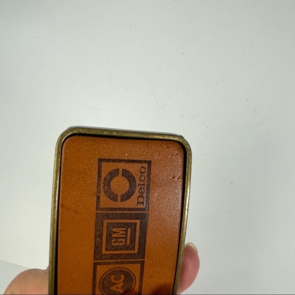 Leather & Brass Belt Buckle Logo GM AC Delco - Picture 3 of 8